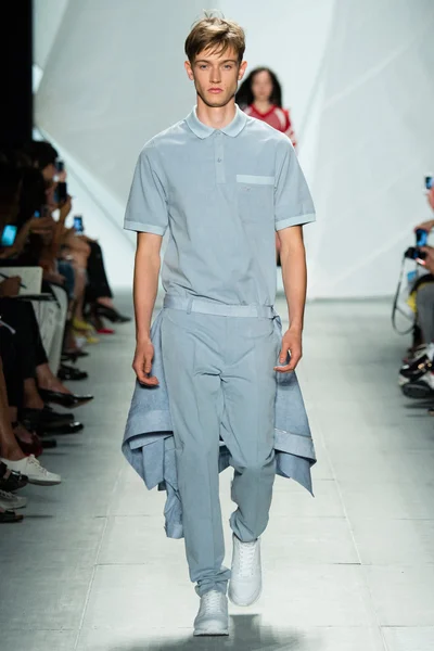 Look 17